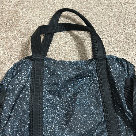 Lululemon - Picture 3 of 11